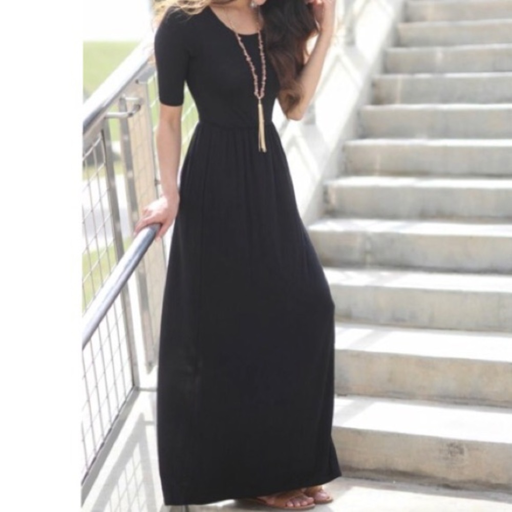 ✨RESTOCKED ✨Black long side pocket maxi dress - Picture 4 of 8